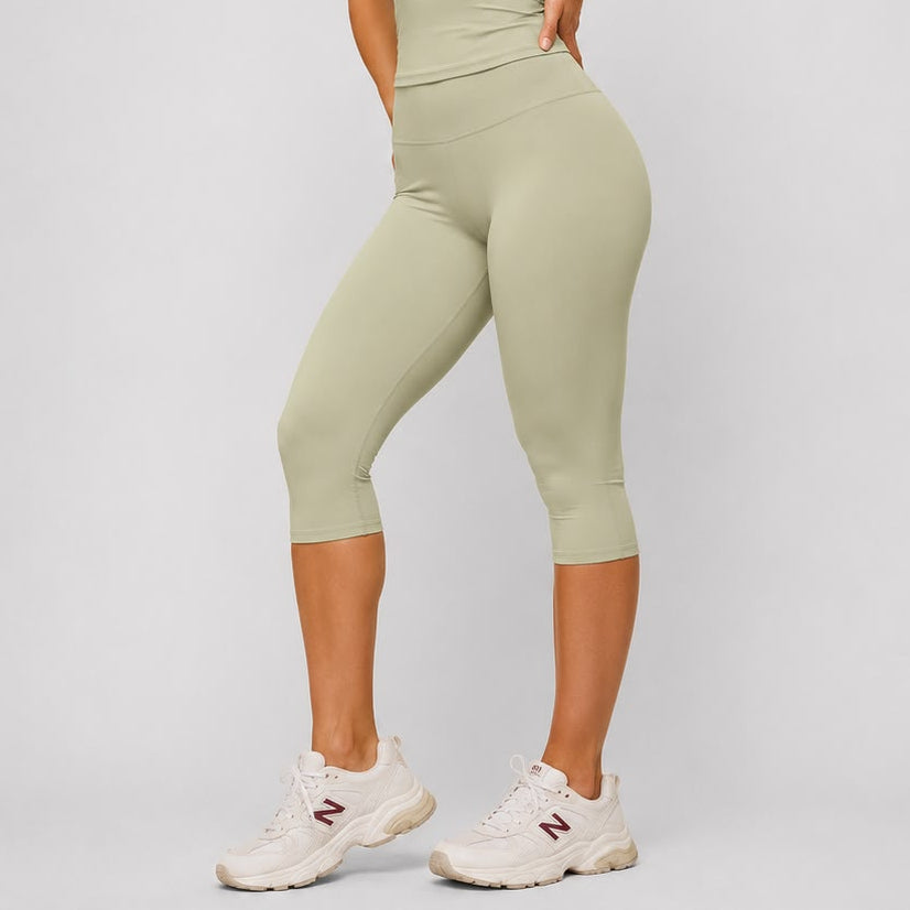 Flex Short Sleeve Capri Set